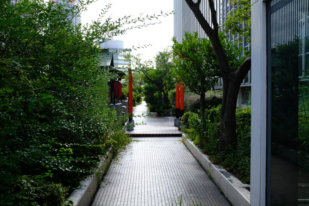大阪駅前第2ビルの屋上通路