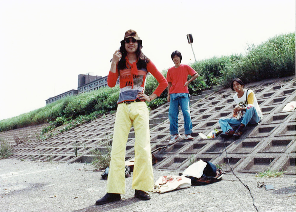 1988年頃、中津の淀川河川敷にて撮影したウルフルズのメンバー ※公式非公開のため転載厳禁